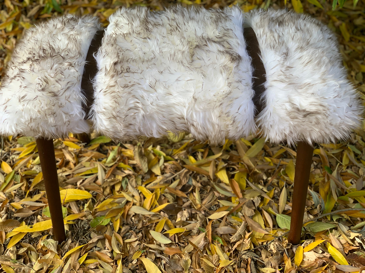 UNLAX~Luxury Sheepskin Bench